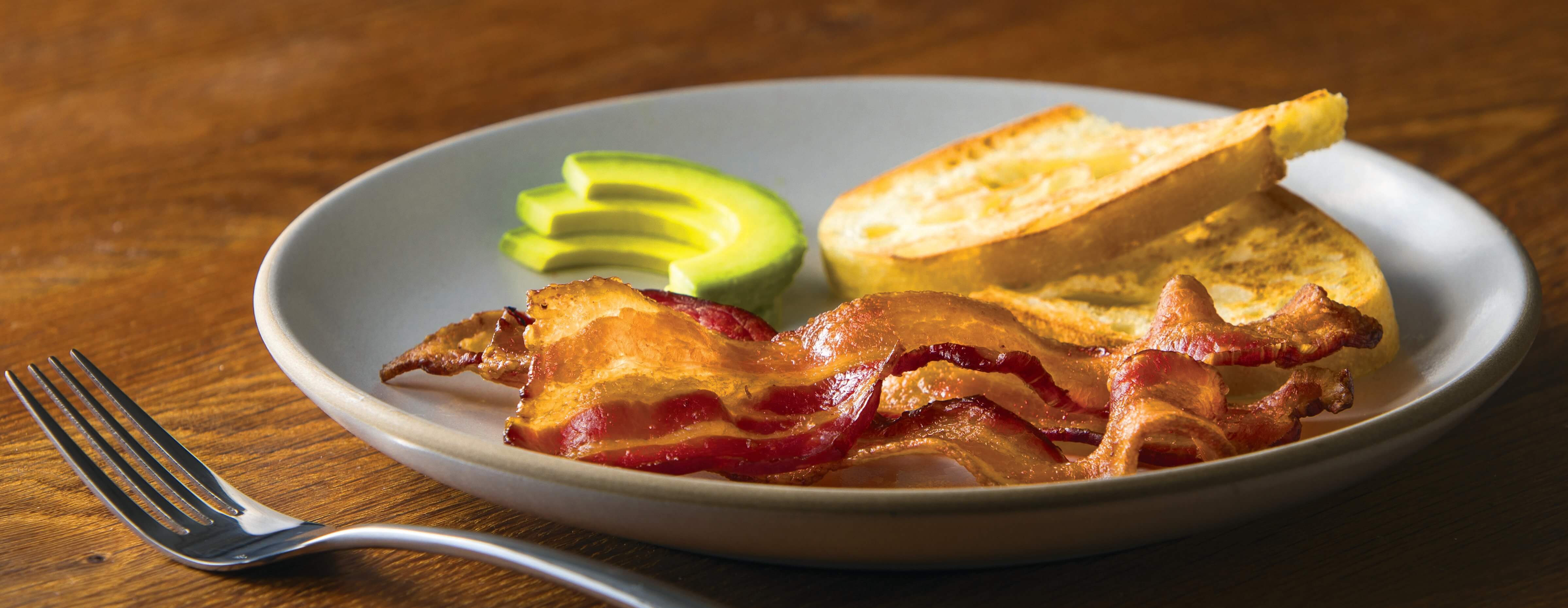 How to Make Delicious Bacon: 5 Best Practices From the Jones Dairy Farm Factory
